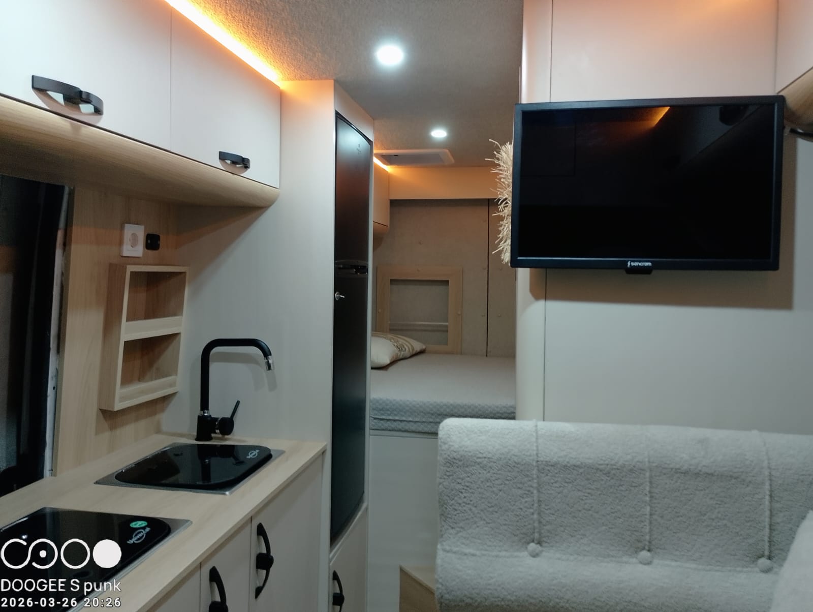 İmar Karavan mutfak ve yaşam alanı